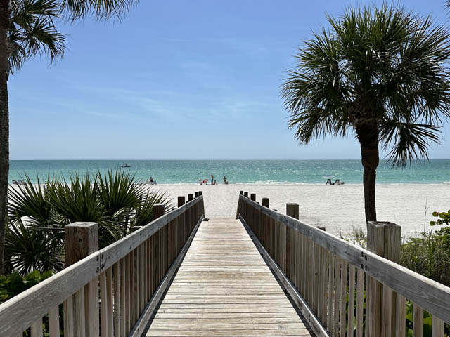 LElegance Lido Beach - beach access