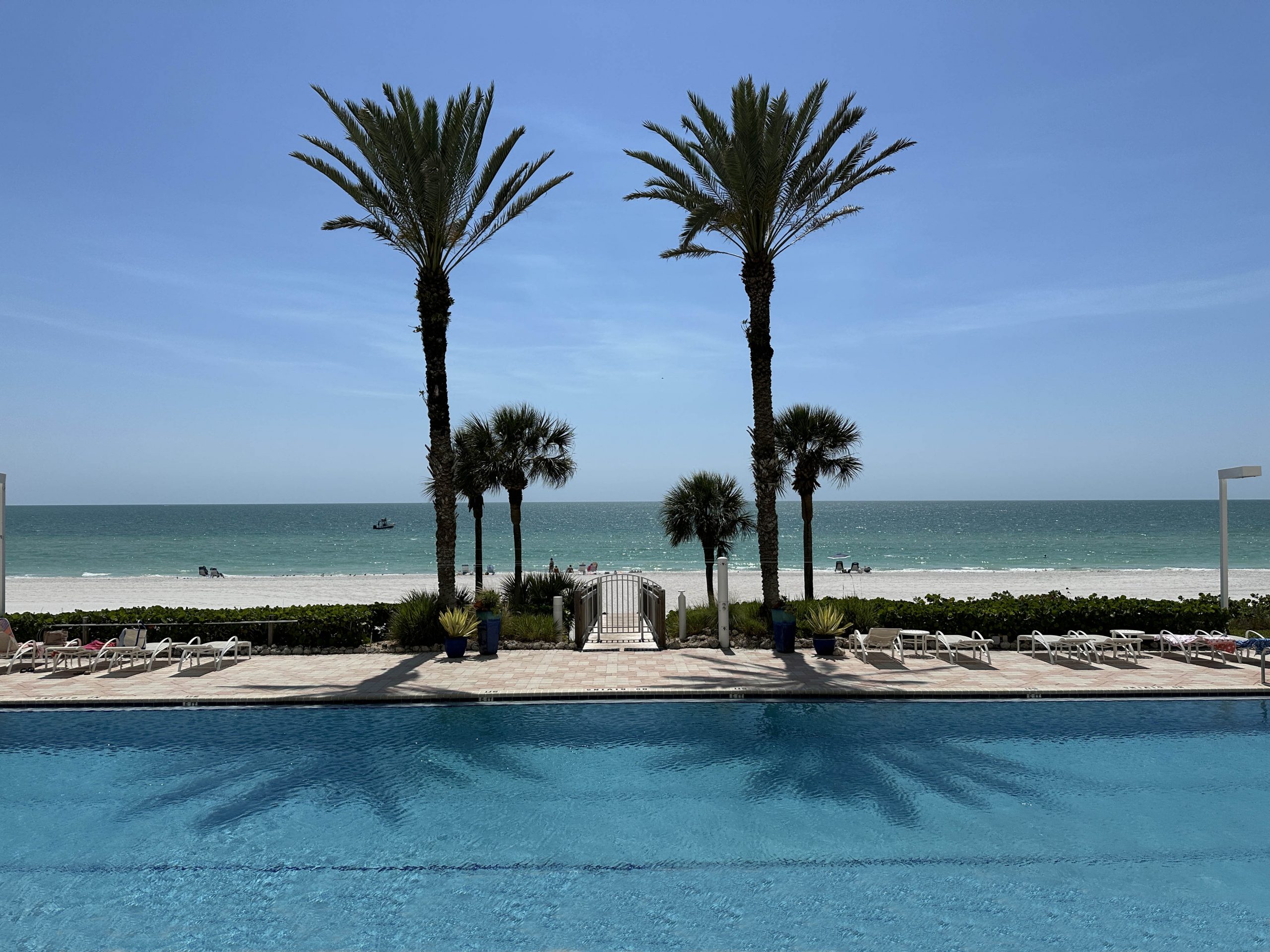 LElegance Lido Beach - beach access and pool